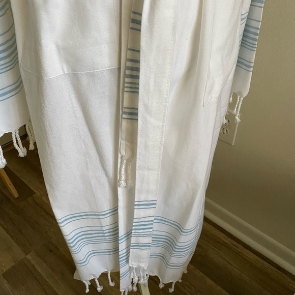 White & blue robe /beach cover-up - Picture 4 of 5